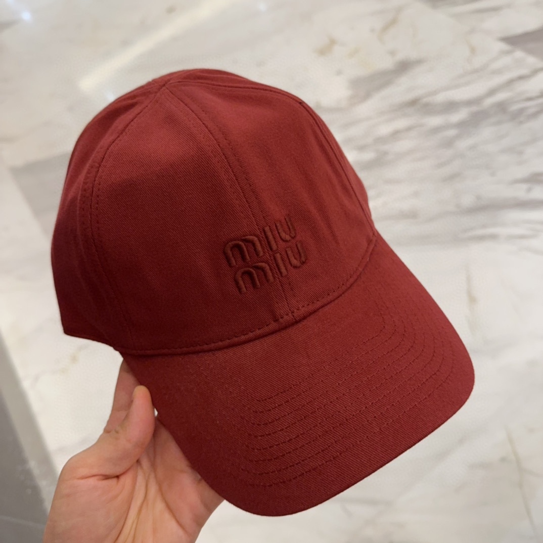 

【Miumiu缪缪】新款订单款刺绣棒球帽🧢大牌款超好搭配，赶紧入手！
