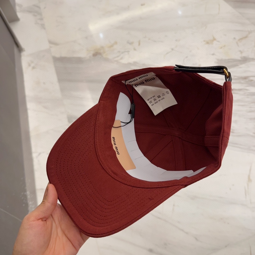 

【Miumiu缪缪】新款订单款刺绣棒球帽🧢大牌款超好搭配，赶紧入手！