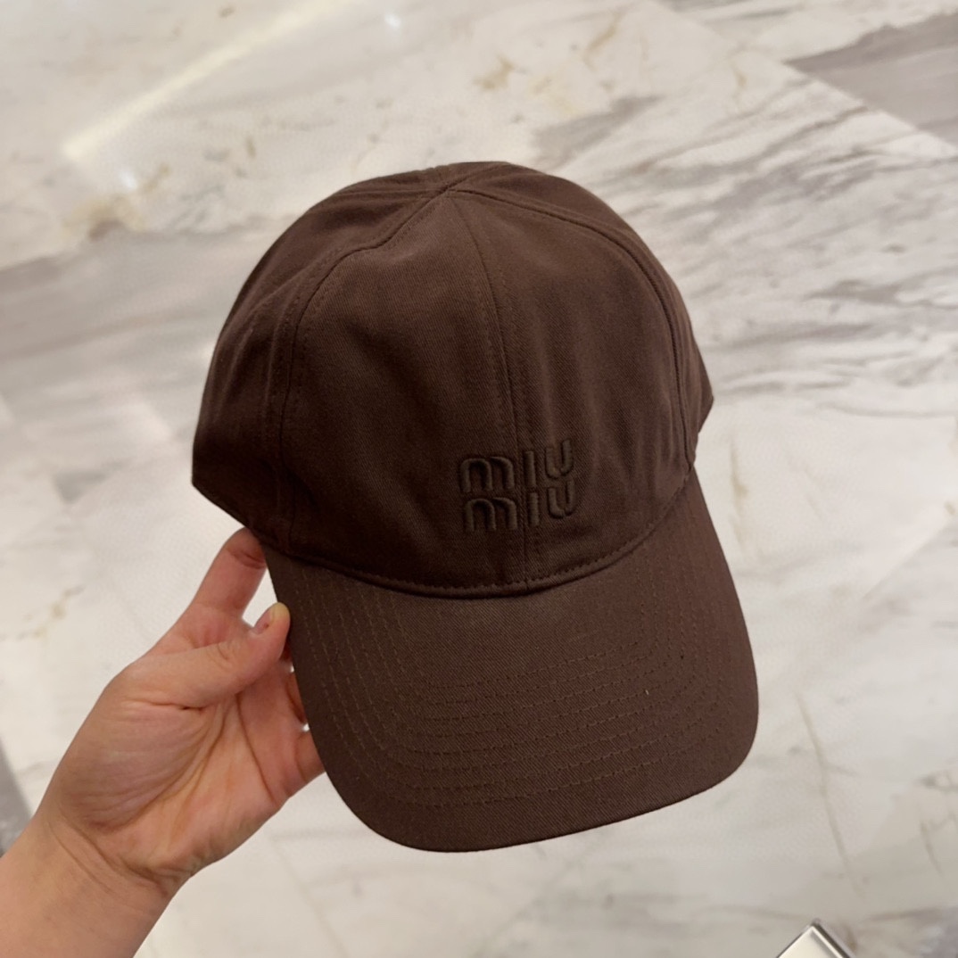 

【Miumiu缪缪】新款订单款刺绣棒球帽🧢大牌款超好搭配，赶紧入手！