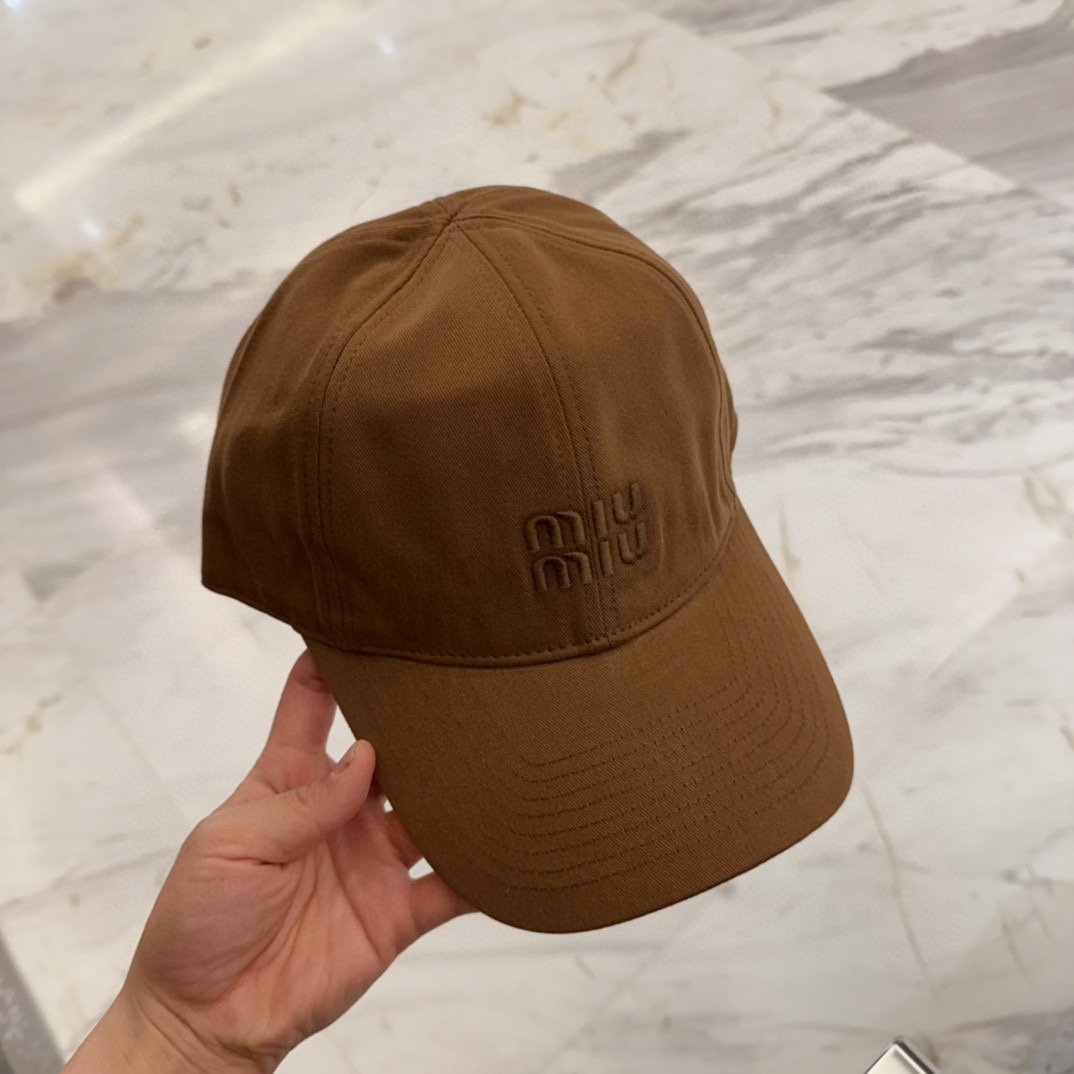 

【Miumiu缪缪】新款订单款刺绣棒球帽🧢大牌款超好搭配，赶紧入手！