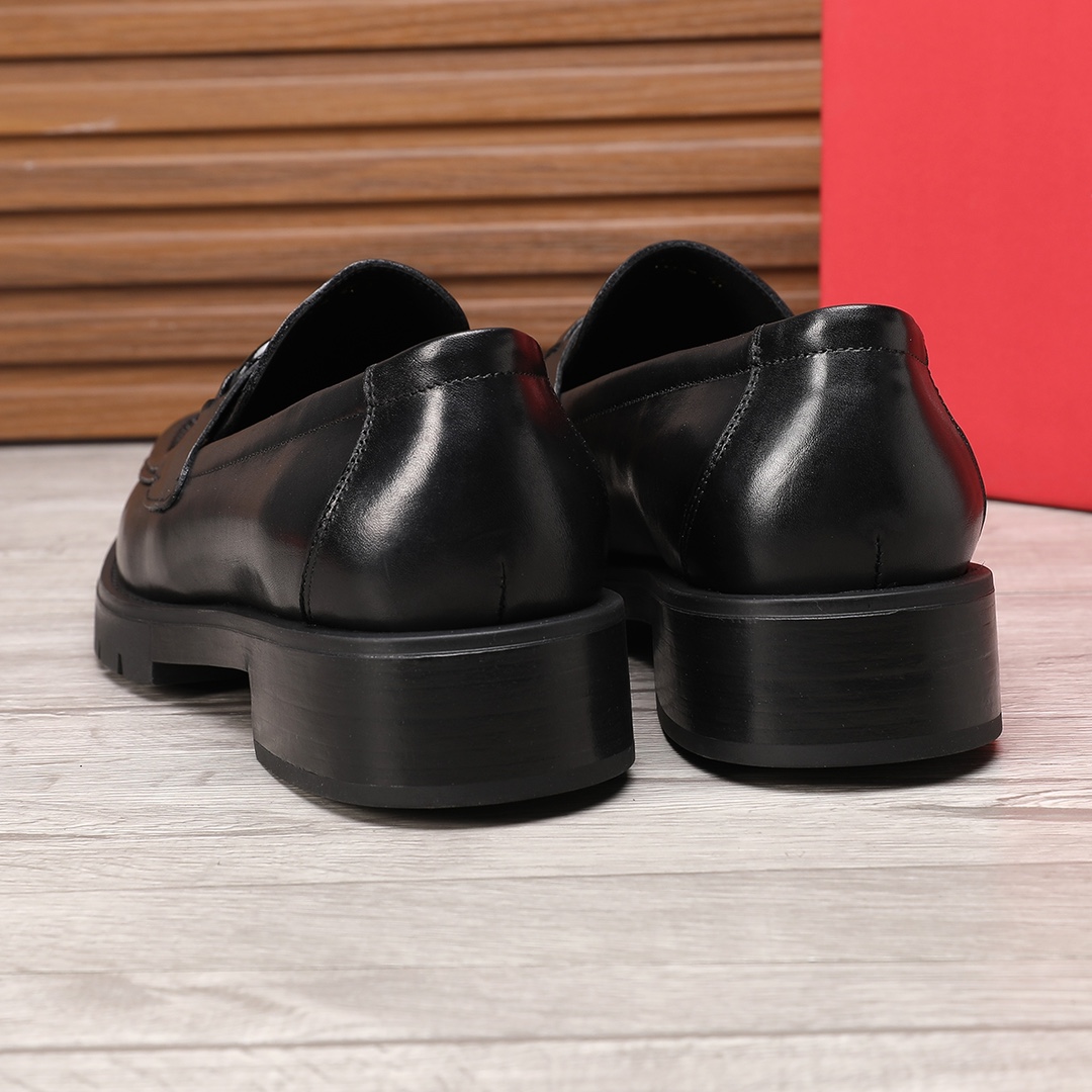 Salvatore Ferragamo Men's Black Leather Loafers with Metal Buckle 9 i1744944596 590 7