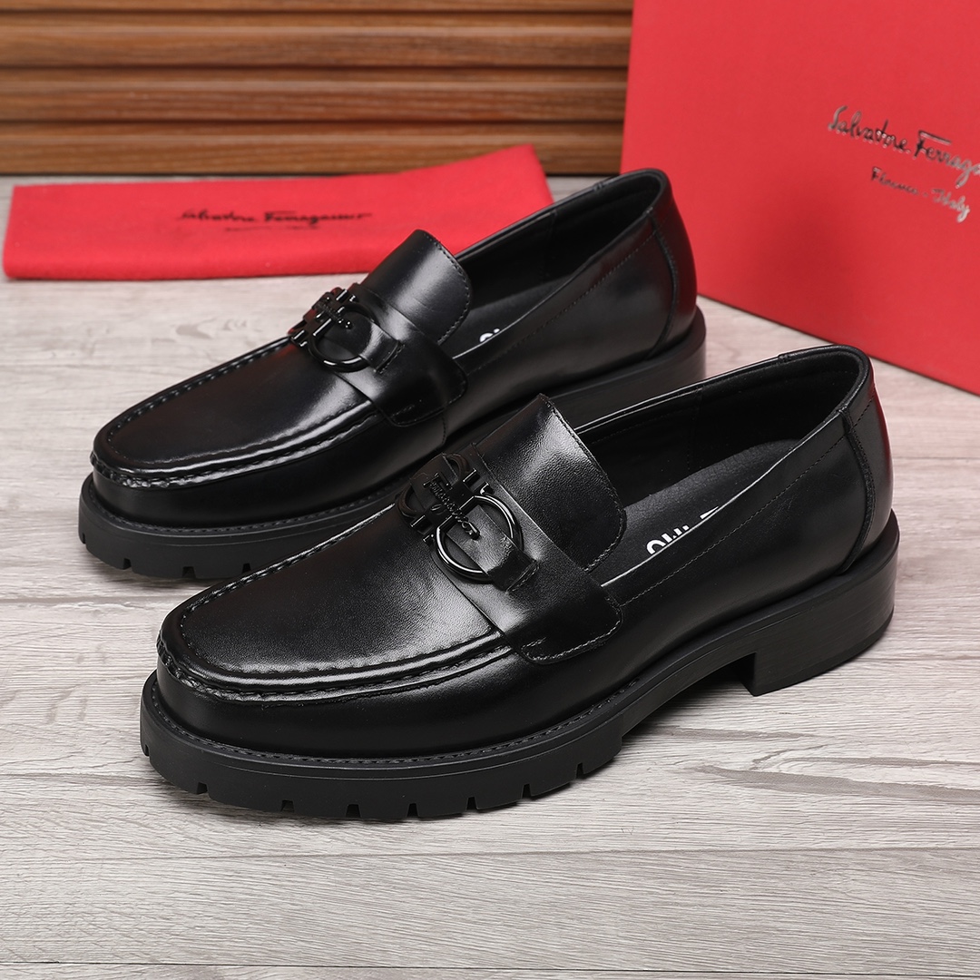 Salvatore Ferragamo Men's Black Leather Loafers with Metal Buckle 4 i1744944596 6053 2