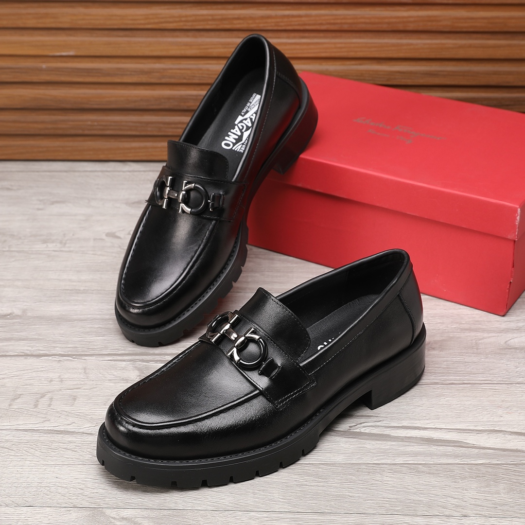Salvatore Ferragamo Men's Leather Loafers with Metal Buckle - Black 2 i1744944902 3185 0