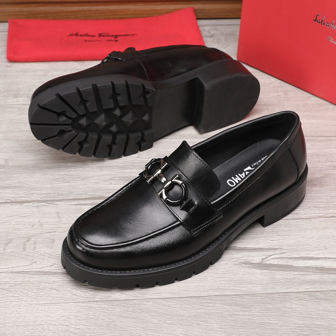 Salvatore Ferragamo Men's Leather Loafers with Metal Buckle - Black 10 i1744944902 5194 8