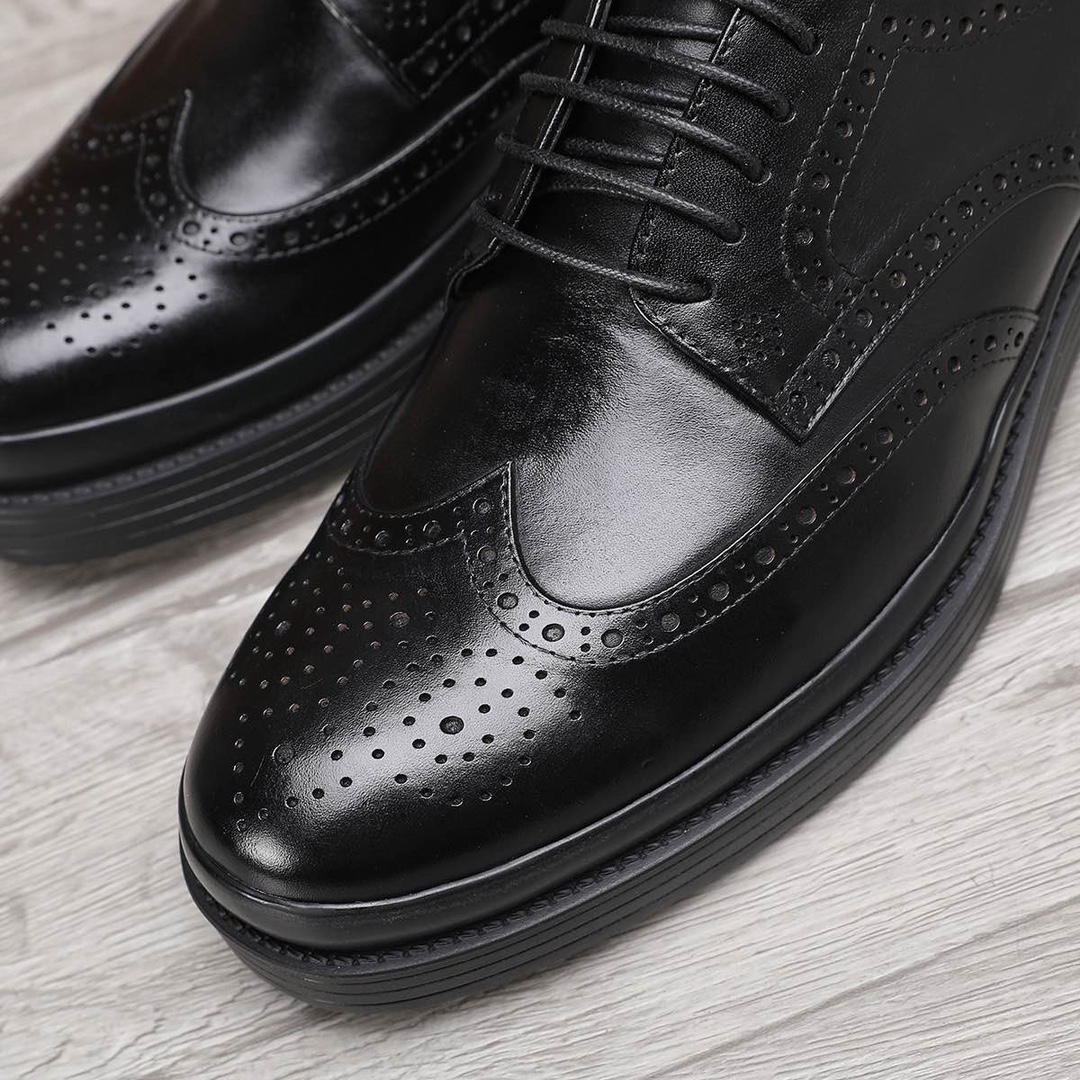 Prada Men's Leather Wingtip Oxford Dress Shoes - Classic Style & Comfort 8 i1744946165 2631 6