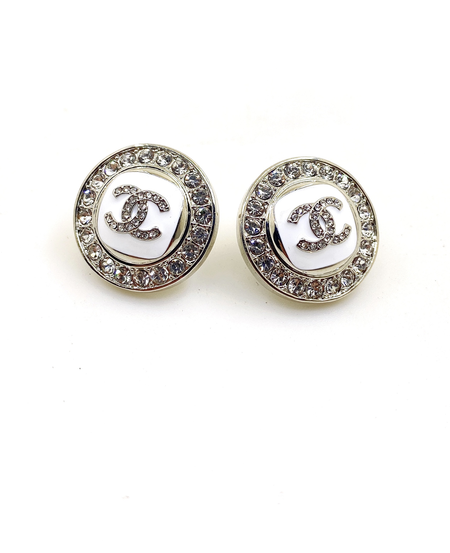 NO:111630,ch*nel latest style of platinum round white cc earrings] consistent ZP brass material, jewelry quality19860909ch*nel 最新款白金圆形白cc耳钉】一致ZP黄铜材质,饰品精品,Jewelry