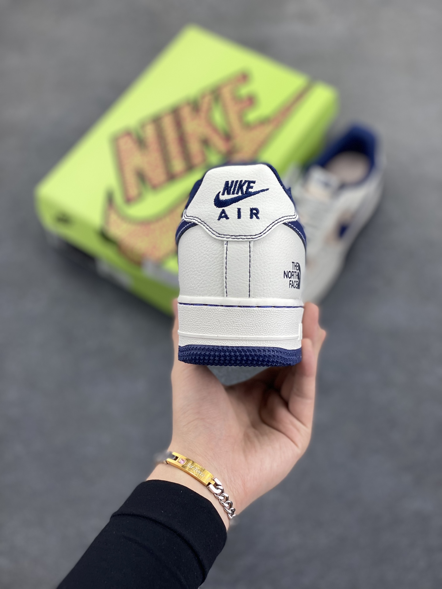 图片[4]-高端定制Nike Air Force 1 \’07 Low 北面联名— 四勾白灰蓝 高端定制 低帮休闲板鞋 定制鞋盒 大厂纯原品质出货 超高清洁度 皮料切割干净无任何毛边 细节完美 货号：KY8899-108 尺码：36 36.5 37.5 38 38.5 39 40 40.5 41 42 42.5 43 44 44.5 45-选品中心