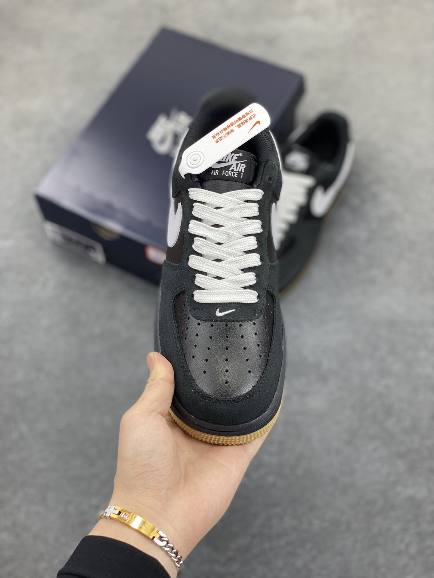 图片[2]-Nike Air Force 1 Low 黑白生胶底 空军一号低帮运动休闲板鞋 原楦头原纸板 打造纯正空军版型#专注外贸渠道 全掌内置蜂窝气垫 #原盒配件 原厂中底钢印、拉帮完美 货号：IB6388-001 尺码：36 36.5 37.5 38 38.5 39 40 40.5 41 42 42.5 43 44 44.5 45-选品中心