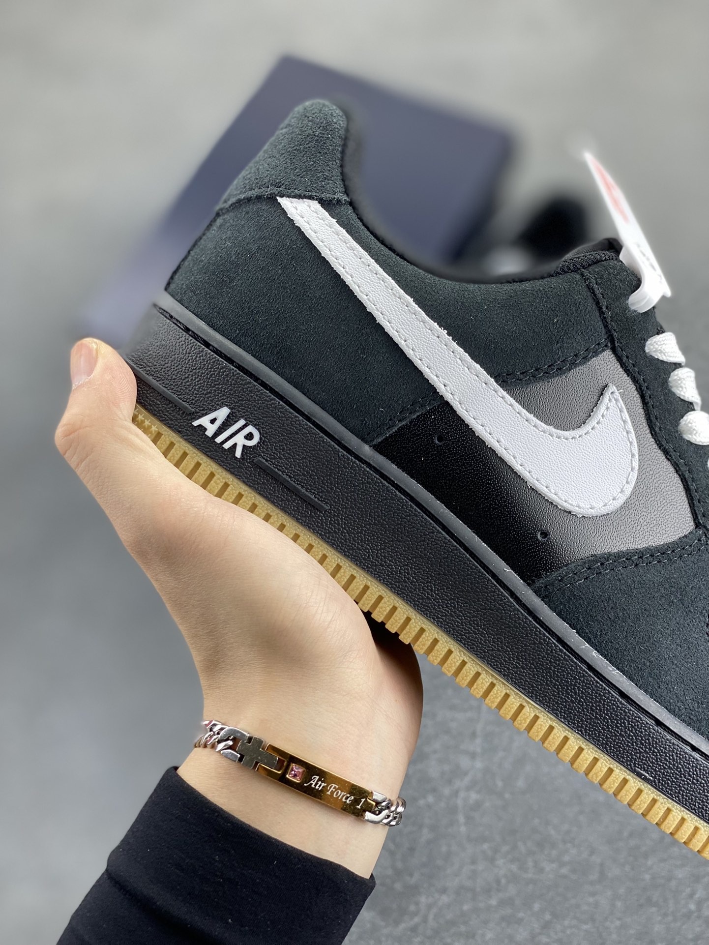 图片[6]-Nike Air Force 1 Low 黑白生胶底 空军一号低帮运动休闲板鞋 原楦头原纸板 打造纯正空军版型#专注外贸渠道 全掌内置蜂窝气垫 #原盒配件 原厂中底钢印、拉帮完美 货号：IB6388-001 尺码：36 36.5 37.5 38 38.5 39 40 40.5 41 42 42.5 43 44 44.5 45-选品中心