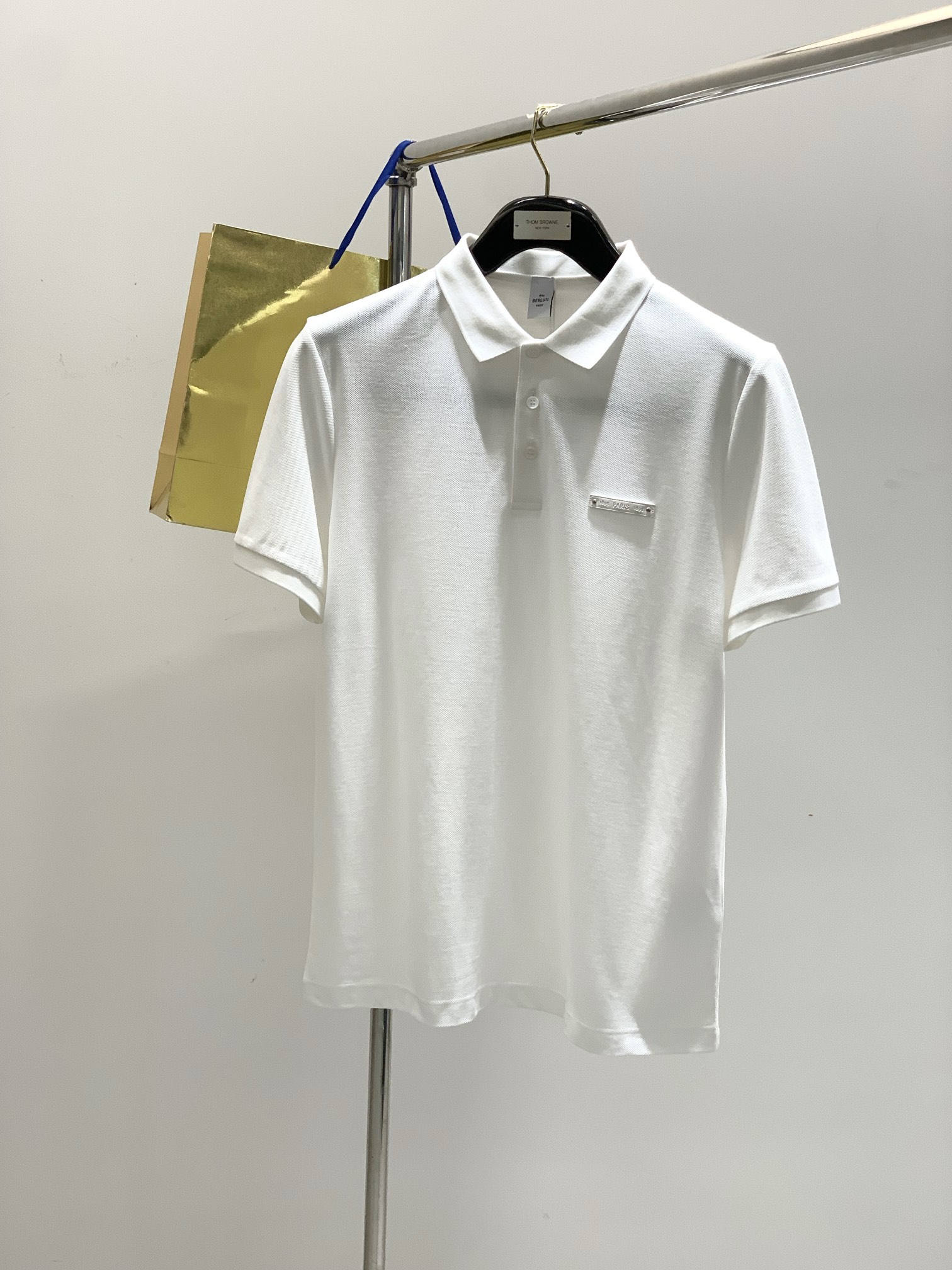 NO:645278,, Bruti Classic Lapel POLO Short Sleeve Material Cotton Suitable for Season Summer Collar Lapel Sleeve Length Short Sleeve Sleeve Type Regular Sleeve Regular Length Regular Version Style Other Thickness Regular Size 48-58 Size Chart 48 Length 68 Bust 100 Shoulder Width 43 50 Length 69 Bust 104 Shoulder Width 45 52 Length 70 Bust 108 Shoulder Width 47  54 length 72 bust 112 shoulder width 49 56 length 74 bust 116 shoulder width 51 58 length 76 bust 120 shoulder width 53,,T-shirt,alexander wang19860909,布鲁提 经典 翻领POLO短袖 材质 棉 适用季节夏 领型翻领 袖长短袖 袖型常规袖 衣长常规 版型常规 款式其他 厚度常规 尺码 48-58 尺码表48衣长68胸围100肩宽43 50衣长69胸围104肩宽45  52衣长70胸围108肩宽47  54衣长72胸围112肩宽49  56衣长74胸围116肩宽51  58衣长76胸围120肩宽53,,T-shirt,alexander wang,Men's clothing