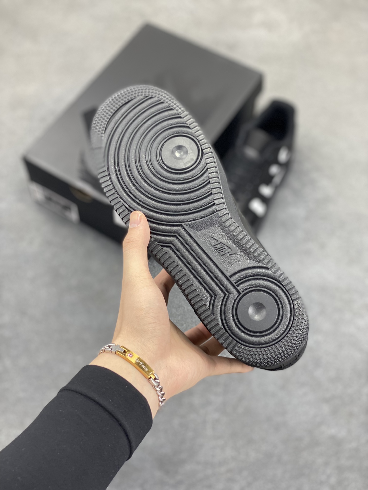 图片[5]-Nike Air Force 1 Low CDG黑 空军一号低帮运动休闲板鞋 原楦头原纸板 打造纯正空军版型#专注外贸渠道 全掌内置蜂窝气垫 #原盒配件 原厂中底钢印、拉帮完美 货号：IB9949-001 尺码：36 36.5 37.5 38 38.5 39 40 40.5 41 42 42.5 43 44 44.5 45-选品中心