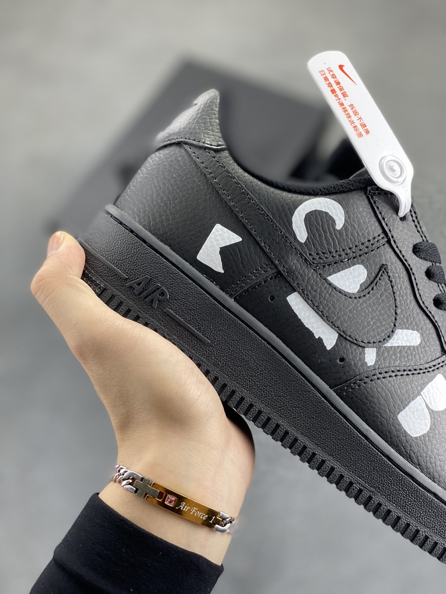 图片[6]-Nike Air Force 1 Low CDG黑 空军一号低帮运动休闲板鞋 原楦头原纸板 打造纯正空军版型#专注外贸渠道 全掌内置蜂窝气垫 #原盒配件 原厂中底钢印、拉帮完美 货号：IB9949-001 尺码：36 36.5 37.5 38 38.5 39 40 40.5 41 42 42.5 43 44 44.5 45-选品中心