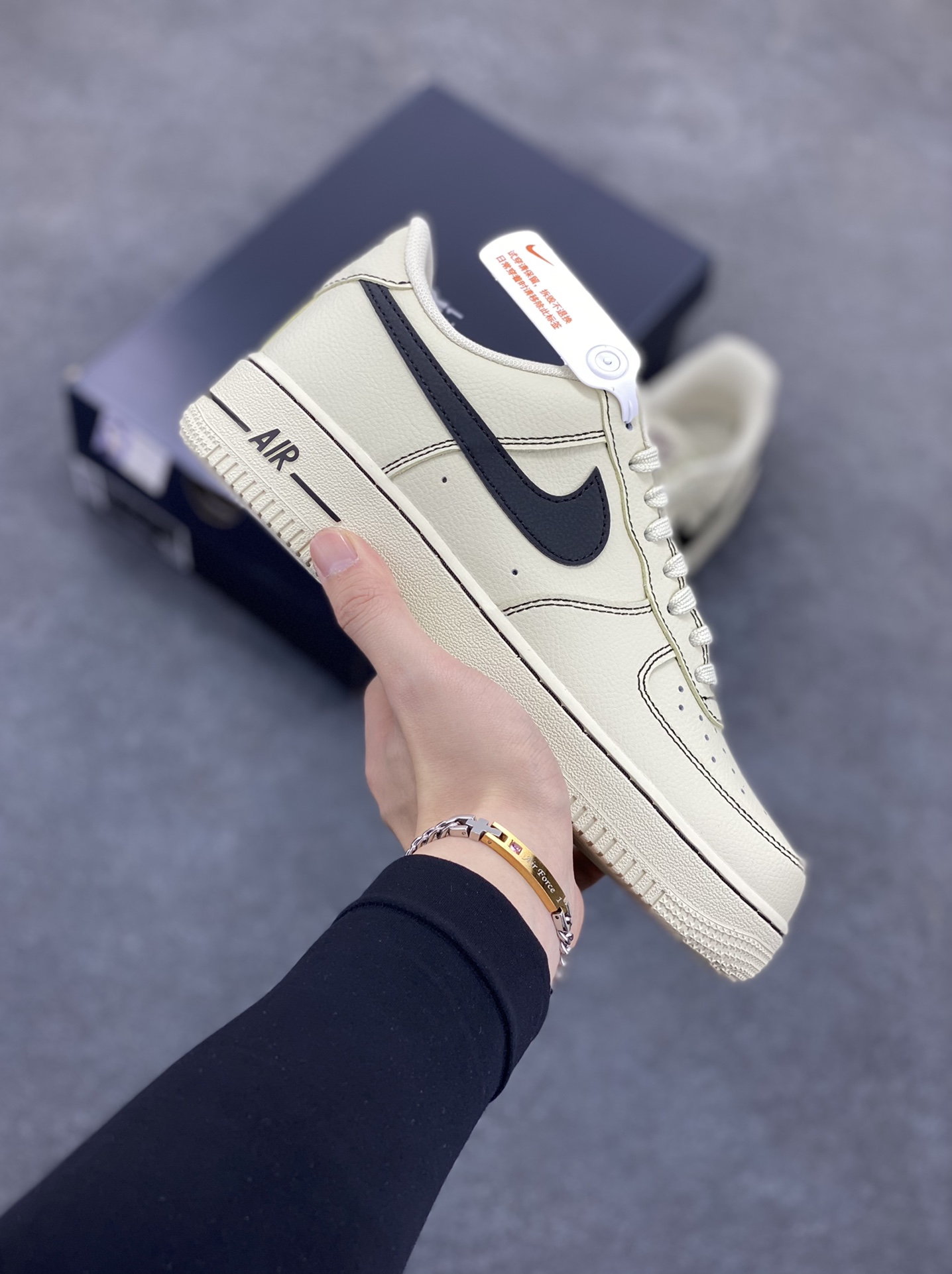 Nike Air Force 1 Low 白黑 原楦头原纸板 打造纯正空军版型 专注外贸渠道 全掌内置蜂窝气垫 原盒配件 原厂中底钢印、拉帮完美 货号:HQ2037-200 尺码:36 36.5 37.5 38 38.5 39 40 40.5 41 42 42.5 43 44 44.5 45-选品中心