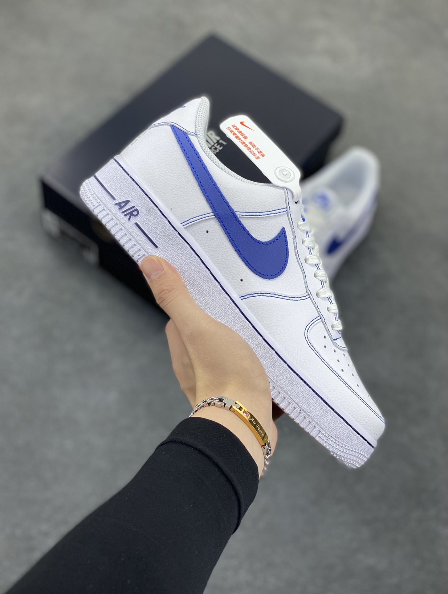 Nike Air Force 1 Low 白蓝 原楦头原纸板 打造纯正空军版型 专注外贸渠道 全掌内置蜂窝气垫 原盒配件 原厂中底钢印、拉帮完美 货号:HQ2037-100 尺码:36 36.5 37.5 38 38.5 39 40 40.5 41 42 42.5 43 44 44.5 45 46-选品中心