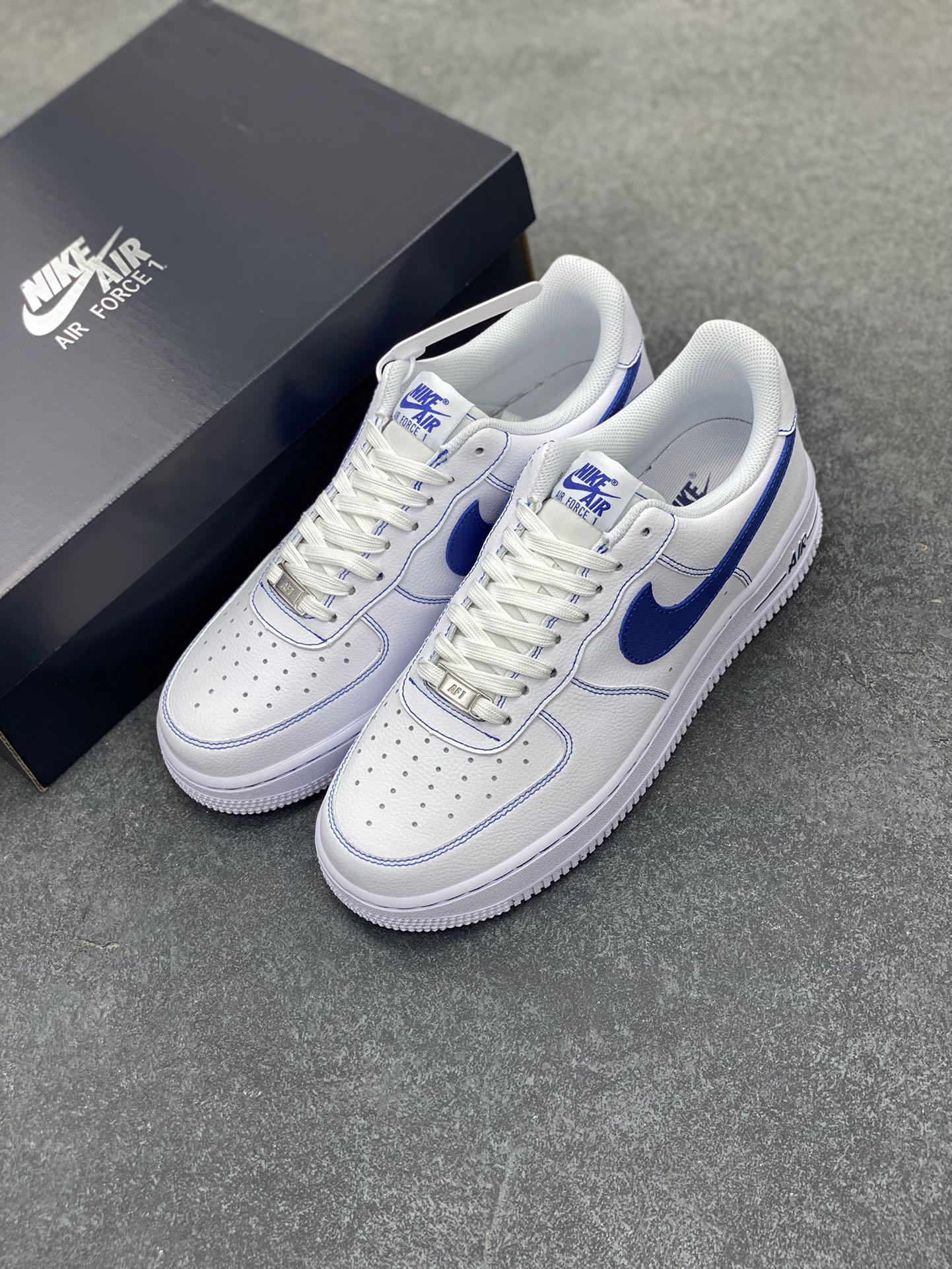 图片[8]-Nike Air Force 1 Low 白蓝 原楦头原纸板 打造纯正空军版型 专注外贸渠道 全掌内置蜂窝气垫 原盒配件 原厂中底钢印、拉帮完美 货号：HQ2037-100 尺码：36 36.5 37.5 38 38.5 39 40 40.5 41 42 42.5 43 44 44.5 45 46-选品中心