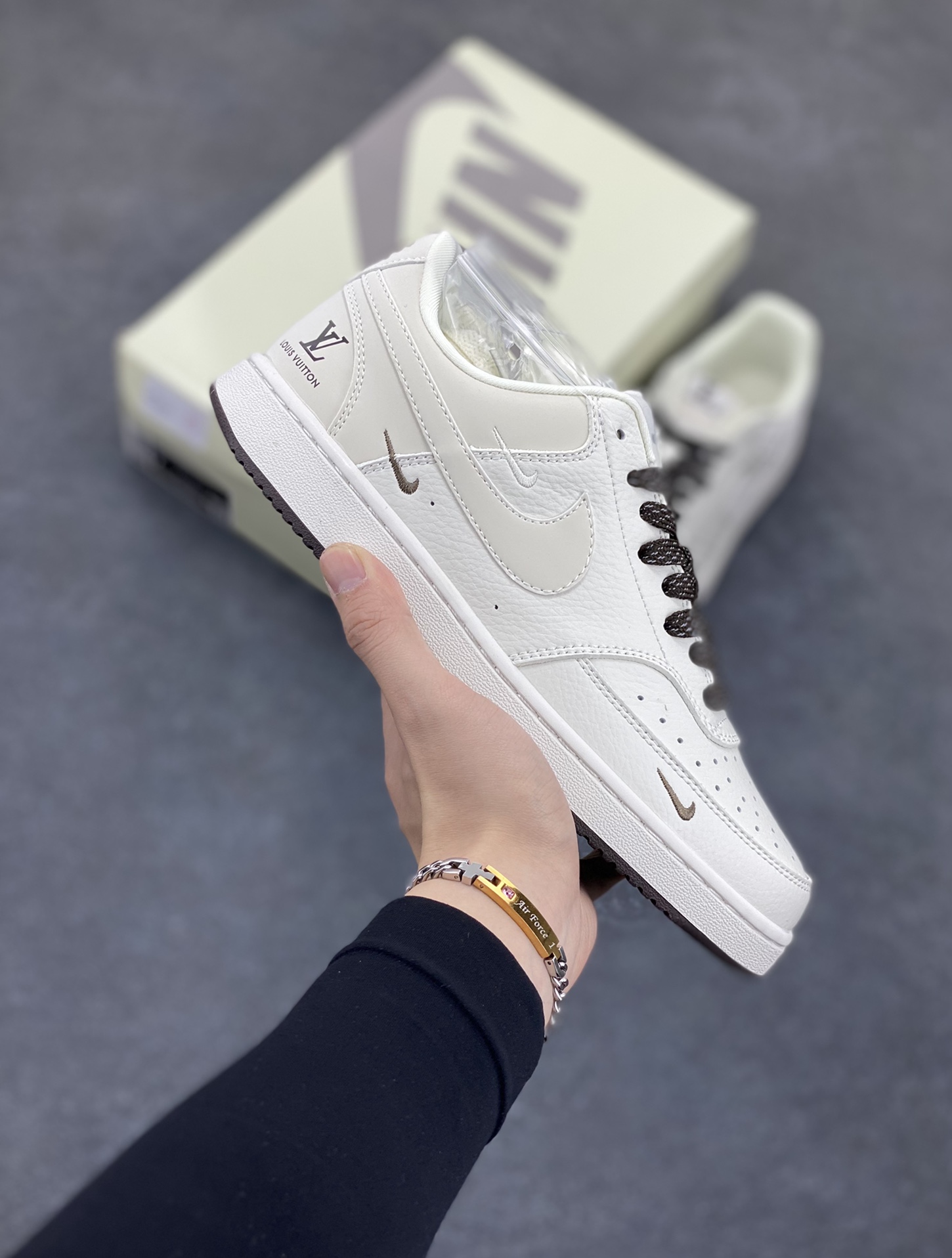 海外爆款 ZP订单 NIKE EBERNON Low prm 小空军低帮百搭透气休闲运动板鞋 独家头层版本 原数据独家私模大底 纯正版型 清洁度完美 货号:FD5188-122 尺码:36 36.5 37.5 38 38.5 39 40 40.5 41 42 42.5 43 44 44.5 45-选品中心