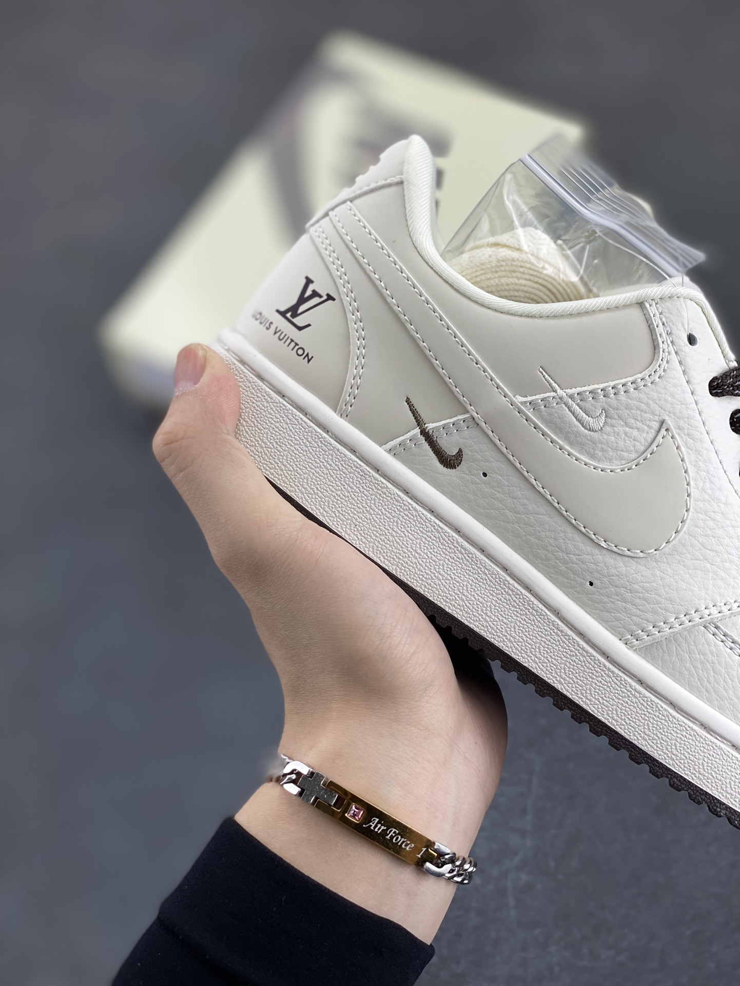 图片[6]-海外爆款 ZP订单 NIKE EBERNON Low prm 小空军低帮百搭透气休闲运动板鞋 独家头层版本 原数据独家私模大底 纯正版型 清洁度完美 货号：FD5188-122 尺码：36 36.5 37.5 38 38.5 39 40 40.5 41 42 42.5 43 44 44.5 45-选品中心