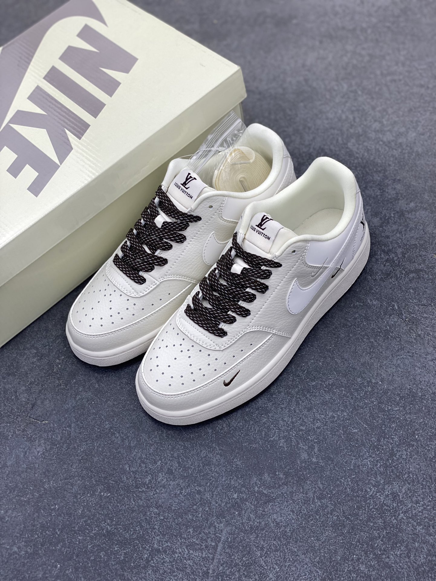 图片[8]-海外爆款 ZP订单 NIKE EBERNON Low prm 小空军低帮百搭透气休闲运动板鞋 独家头层版本 原数据独家私模大底 纯正版型 清洁度完美 货号：FD5188-122 尺码：36 36.5 37.5 38 38.5 39 40 40.5 41 42 42.5 43 44 44.5 45-选品中心