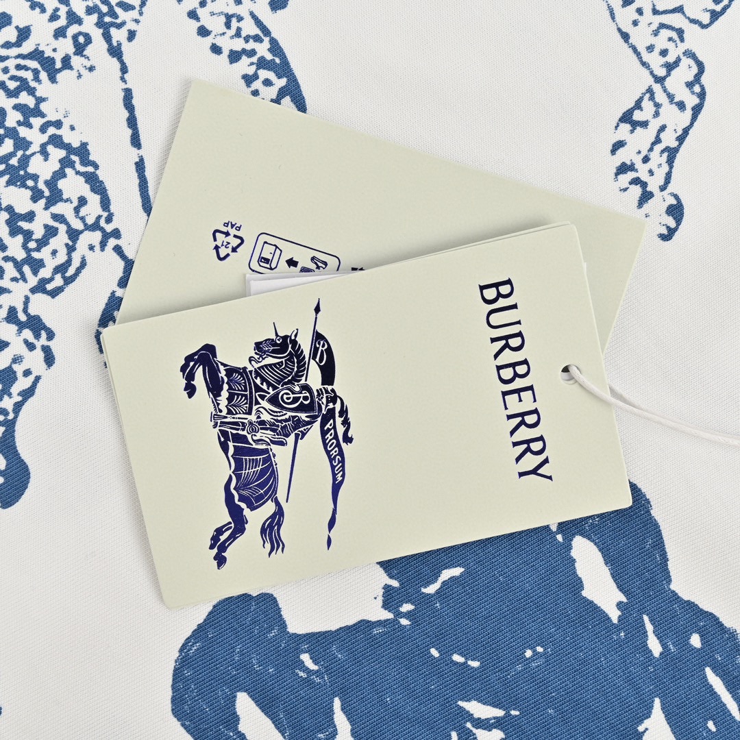 巴宝莉/Burberry 夏季新款满印渐变蓝色战马印花圆领短袖T恤裂纹印花