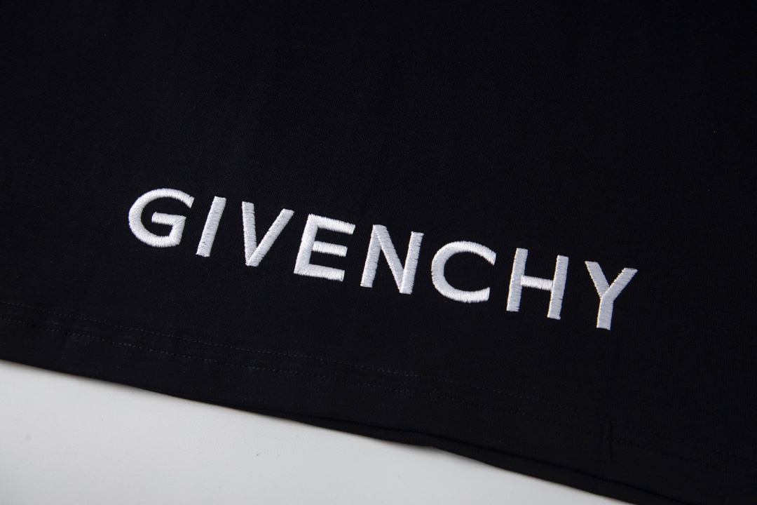 纪梵希/Givenchy 夏季新款 口袋万针精密绣花圆领短袖T恤