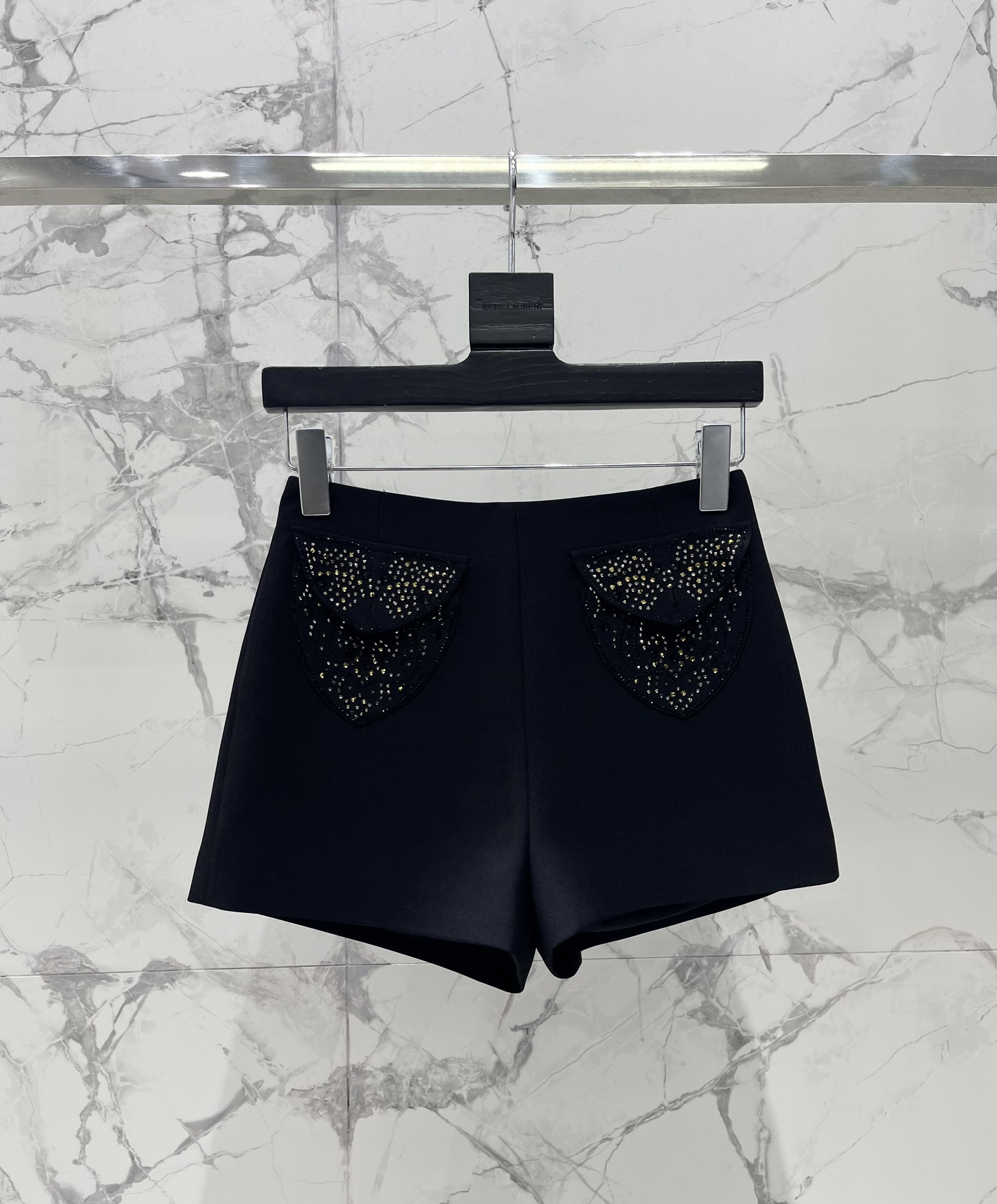 Versace Rhinestone Shorts: Elegant Design, Comfortable Fit, and Stylish Look 2 i1744969383 5459 0