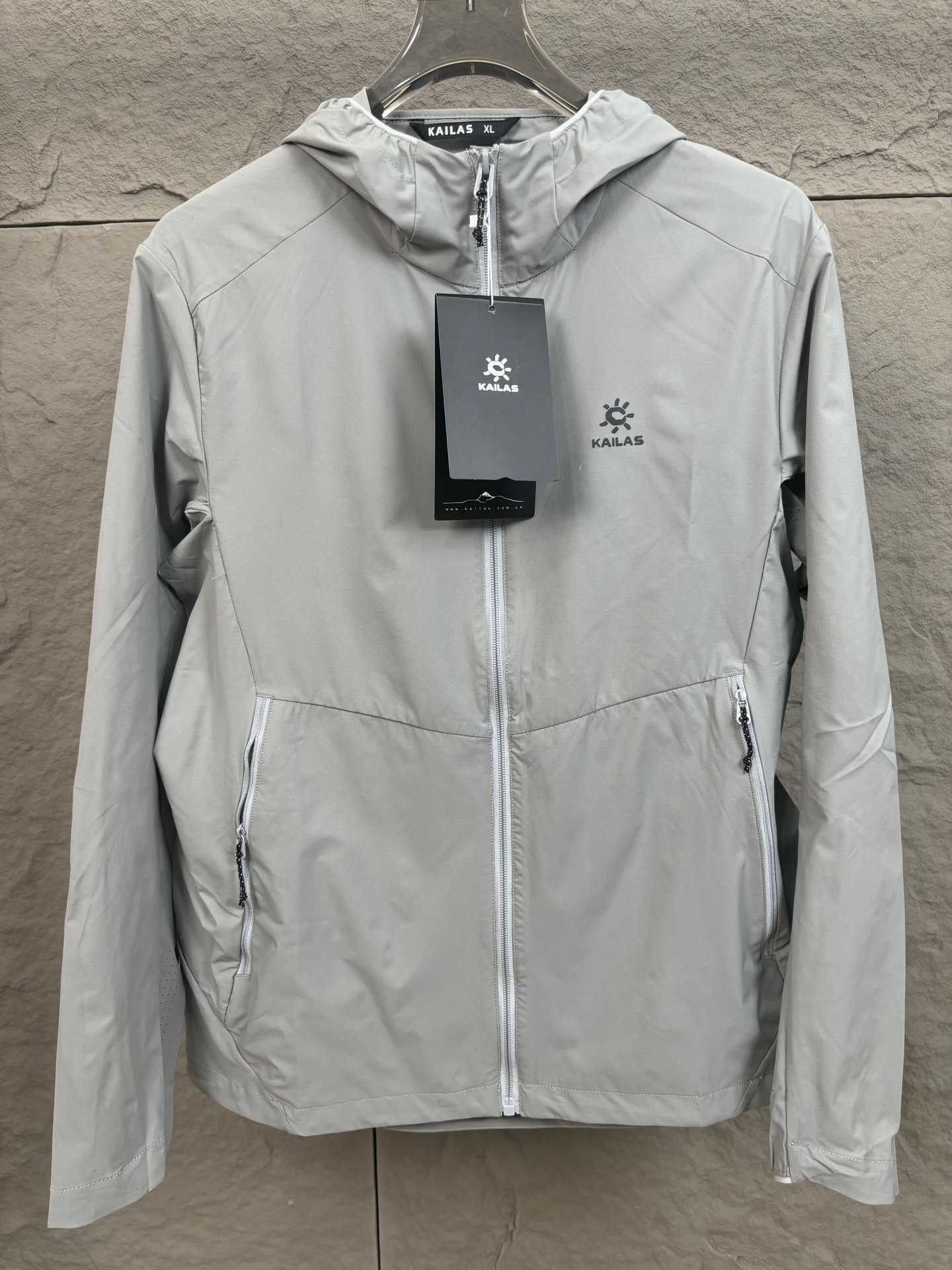 KAILAS Chaqueta Cortavientos Ligera con Protección UV para Senderismo al Aire Libre 3 i1744987449 2188 1