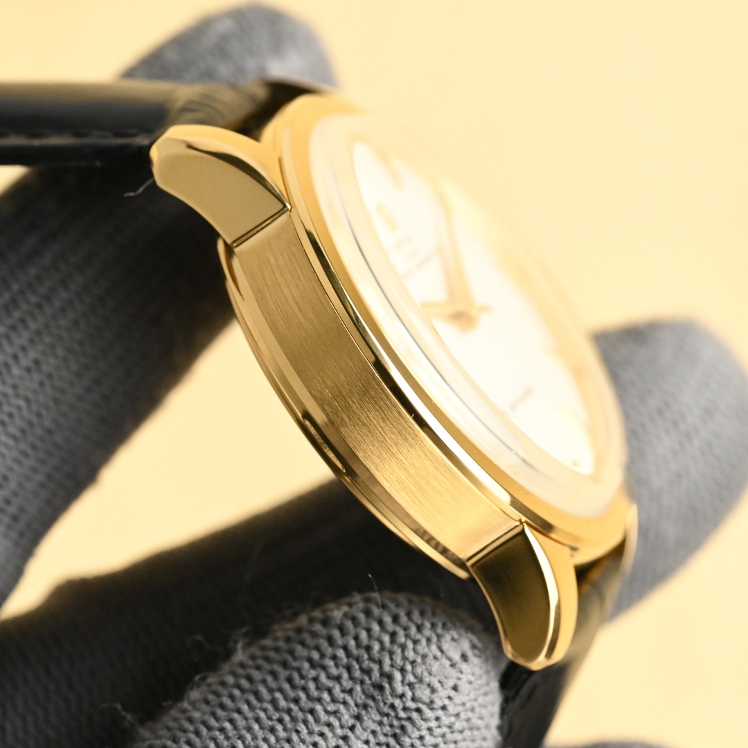 1400 金白同价
欧米茄 OMEGA 海马系列 1948腕表⌚️ 重磅来袭!欢迎品鉴!
⭐️独家定制8806至臻天文台一体机芯,纹理、结构、摆轮位置和镂空均与原版一致,运转美态清晰可见,走时精准,动力储蓄 55 小时。
⭐️表壳材质316L精钢,拱形蓝宝石玻璃,内部采用防反光处理。表背蓝宝石玻璃 刻有“SEAMASTER”(海马系列)“LIMITED EDITLON”(限量版)字样及限量编码
⭐️意大利牛皮搭配原装扣 防水深度50米