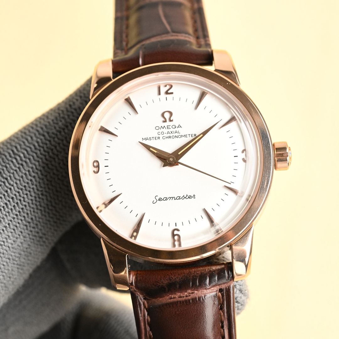 1400 金白同价
欧米茄 OMEGA 海马系列 1948腕表⌚️ 重磅来袭!欢迎品鉴!
⭐️独家定制8806至臻天文台一体机芯,纹理、结构、摆轮位置和镂空均与原版一致,运转美态清晰可见,走时精准,动力储蓄 55 小时。
⭐️表壳材质316L精钢,拱形蓝宝石玻璃,内部采用防反光处理。表背蓝宝石玻璃 刻有“SEAMASTER”(海马系列)“LIMITED EDITLON”(限量版)字样及限量编码
⭐️意大利牛皮搭配原装扣 防水深度50米