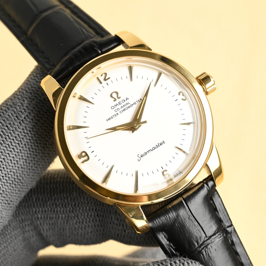 1400 金白同价
欧米茄 OMEGA 海马系列 1948腕表⌚️ 重磅来袭!欢迎品鉴!
⭐️独家定制8806至臻天文台一体机芯,纹理、结构、摆轮位置和镂空均与原版一致,运转美态清晰可见,走时精准,动力储蓄 55 小时。
⭐️表壳材质316L精钢,拱形蓝宝石玻璃,内部采用防反光处理。表背蓝宝石玻璃 刻有“SEAMASTER”(海马系列)“LIMITED EDITLON”(限量版)字样及限量编码
⭐️意大利牛皮搭配原装扣 防水深度50米