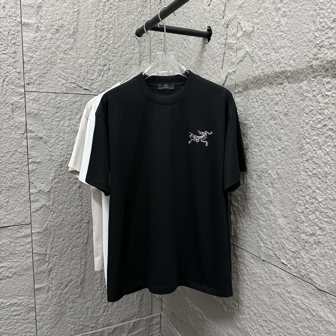 ARC'TERYX*ancestor*2025 nuevo estilo de primavera y verano, bordado clásico personalizado en el pecho, logotipo de cala…