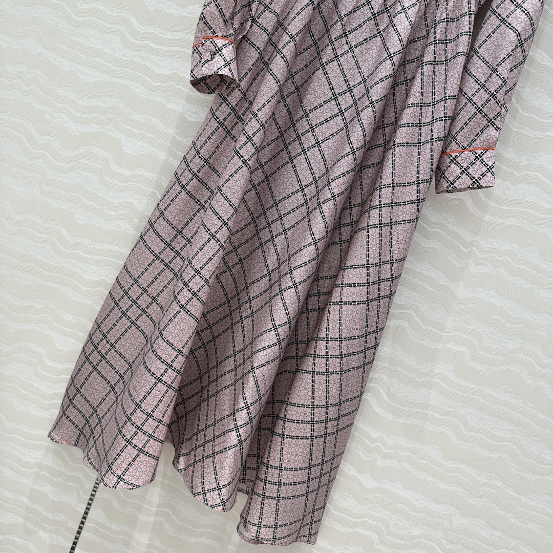 独家首发❤️原单品质💕25春夏GG链条⛓️印花真丝连衣裙！100%真丝斜纹绸，撞边捆条工艺气质圆领收腰大