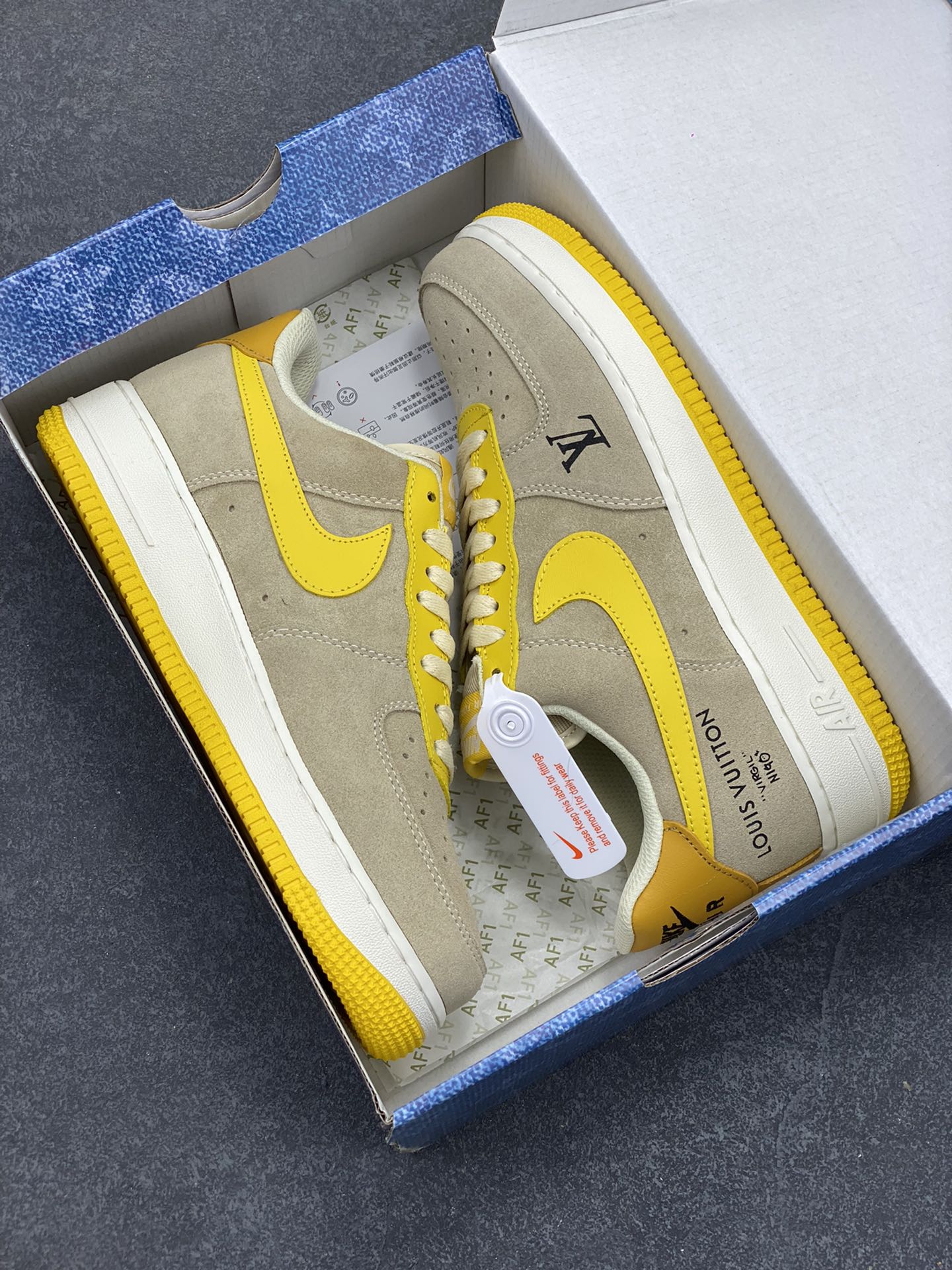 图片[9]-Nike Air Force 1 Low 空军一号低帮百搭休闲运动板鞋。柔软、弹性十足的缓震性能和出色的中底设计，横跨复古与现代的外型结合，造就出风靡全球三十多年的Force 1，直到今天还深受青睐。 货号：HQ2037-322 尺码：40 40.5 41 42 42.5 43 44 44.5 45-选品中心