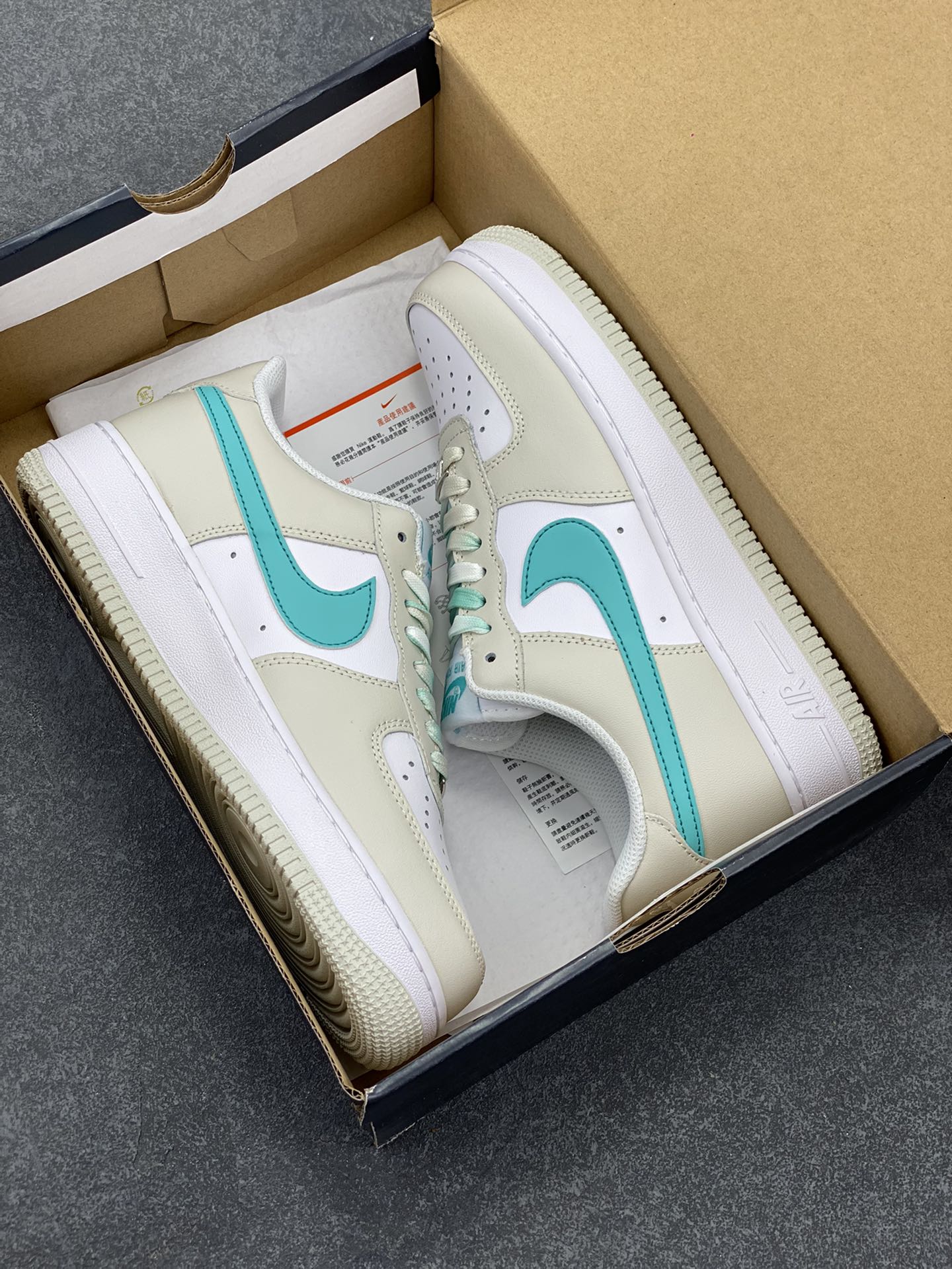 图片[9]-小红书爆款  Nike Air Force 1 Low \’07蓝勾渐变配色 低帮空军一号休闲板鞋 定制皮料 原楦原纸板 正品NFC感应芯片 纯正版型 清洁度完美 内置全掌气垫 货号：LZ6699-555 尺码：36 36.5 37.5 38 38.5 39 40 40.5 41 42 42.5 43 44 44.5 45-选品中心
