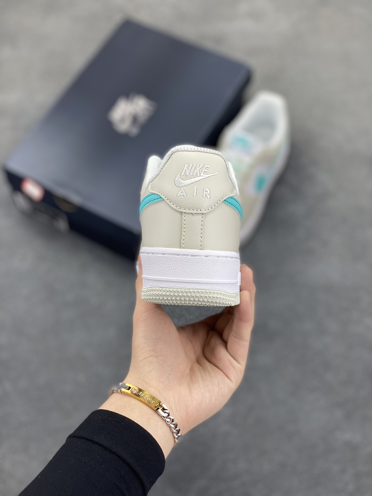 图片[4]-小红书爆款  Nike Air Force 1 Low \’07蓝勾渐变配色 低帮空军一号休闲板鞋 定制皮料 原楦原纸板 正品NFC感应芯片 纯正版型 清洁度完美 内置全掌气垫 货号：LZ6699-555 尺码：36 36.5 37.5 38 38.5 39 40 40.5 41 42 42.5 43 44 44.5 45-选品中心
