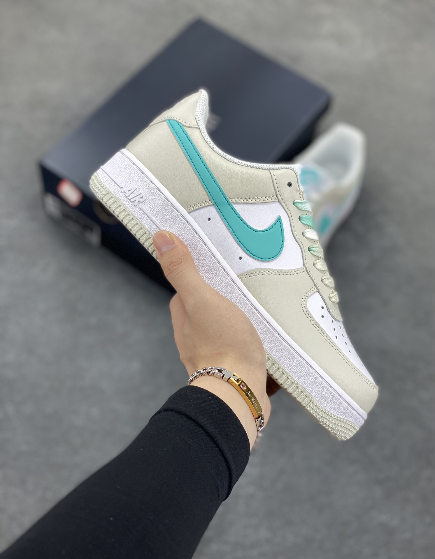 小红书爆款  Nike Air Force 1 Low \’07蓝勾渐变配色 低帮空军一号休闲板鞋 定制皮料 原楦原纸板 正品NFC感应芯片 纯正版型 清洁度完美 内置全掌气垫 货号:LZ6699-555 尺码:36 36.5 37.5 38 38.5 39 40 40.5 41 42 42.5 43 44 44.5 45-选品中心