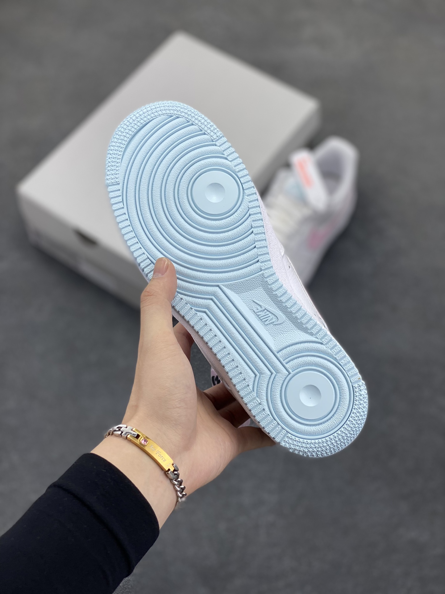 图片[5]-HY版本💯 Nike Air Force 1 07 low空军一号板鞋 白粉 原楦头原纸板 打造纯正空军版型#专注外贸渠道 全掌内置蜂窝气垫 #原盒配件 原厂中底钢印、拉帮完美 货号：IH0640-161 尺码：35.5 36 36.5 37.5 38 38.5 39 40 40.5 41 42 42.5 43 44 44.5 45-选品中心