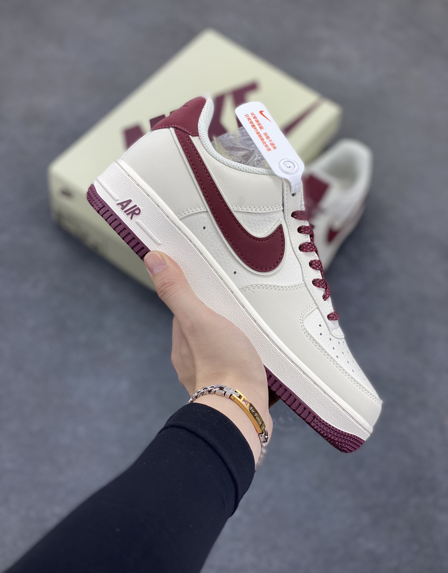 Nike Air Force 1 Low \’07 米深红 满天星低帮空军一号休闲板鞋 客供高亮3m反光 定制头成皮料 定制鞋盒 原楦原纸板 纯正版型 内置全掌气垫 货号：GL6835-005 尺码：36 36.5 37.5 38 38.5 39 40 40.5 41 42 42.5 43 44 44.5 45-选品中心