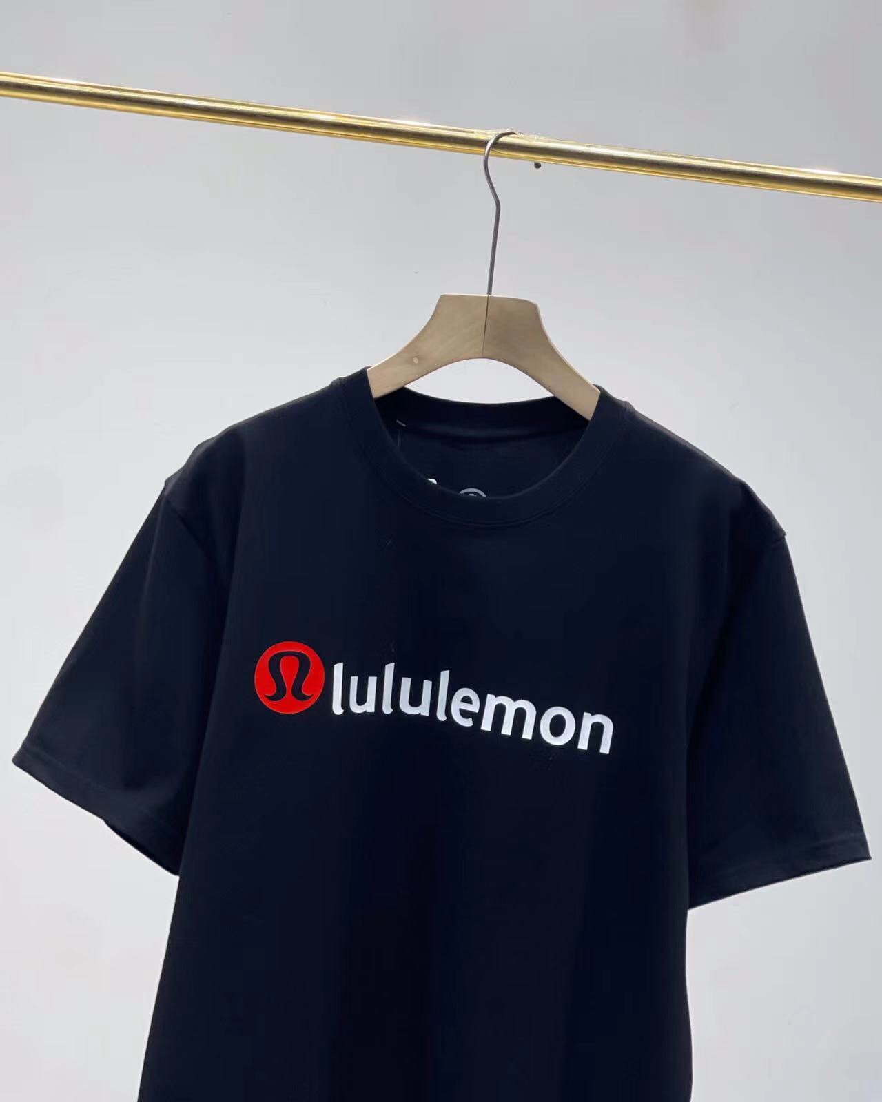 Lululemon Camiseta de Manga Corta con Logo Clásico para Hombre y Mujer 6 i1745066026 4362 4