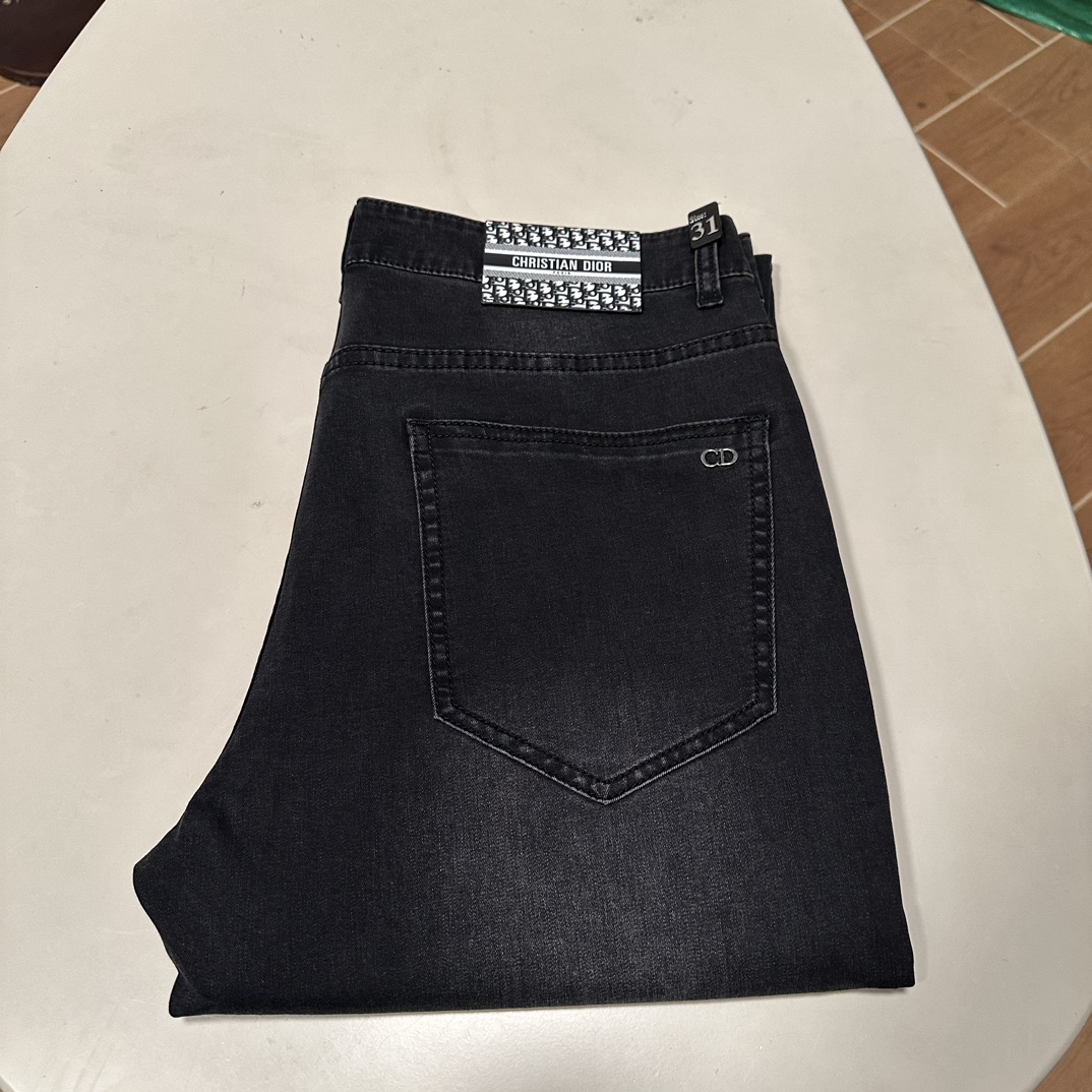 NO:151136,GU Gucci 2025 spring and summer new model is available in stock, original single hot jeans super customized model, original hardware, super heavy industry technology, excellent version, impeccable details!  The style is not picky, it is very high-end, and the good products are not waiting for everyone. Take a look at it and start quickly. Size 29-42, gucci, jeans, alexander wang19860909GU 古驰 2025春夏新款现货上市,原单爆款牛仔裤超级定制款,原版五金,超级重工工艺,版型超赞细节做工无可挑剔！款式不挑人,特别高档,好货不等人,看中赶紧下手,尺码29-42,,gucci,jeans,alexander wang,Men's clothing