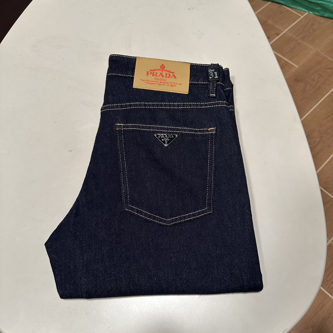 NO:151121,PRA Prada 2025 spring and summer new model is available in stock, original single hot jeans super customized model, original hardware, super heavy industry technology, excellent version, impeccable details!  The style is not picky, it is very high-end, and the good products are not waiting for everyone. Take a look at it and start quickly. Size 29-42, prada, prada, jeans, alexander wang19860909PRA 普拉达 2025春夏新款现货上市,原单爆款牛仔裤超级定制款,原版五金,超级重工工艺,版型超赞细节做工无可挑剔！款式不挑人,特别高档,好货不等人,看中赶紧下手,尺码29-42,,prada,prada,jeans,alexander wang,Men's clothing