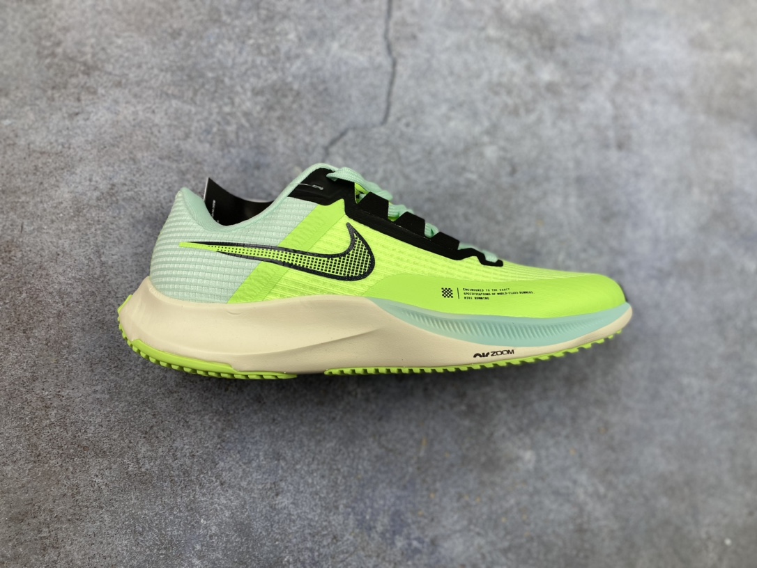 福利💰150
LS版 NIKE AIR Zoom RIVAL Fly 3. 超轻跑步鞋
织物减震轻盈跑步鞋 
该鞋款专为训练和竞速而生 助力疾速畅跑
采用柔软的泡绵缓震配置 结合不易磨损橡胶
货号: CT2405-399l88
