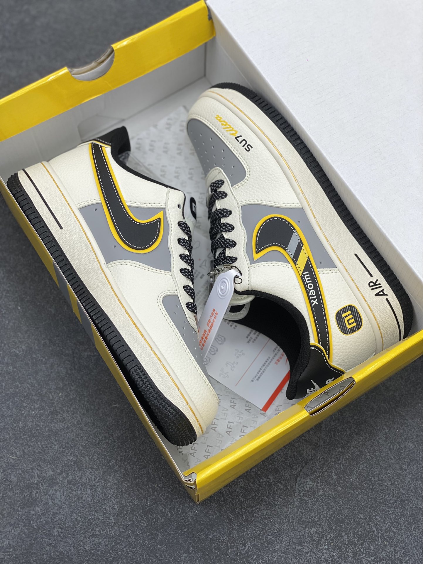 图片[9]-NIke Air Force 1 \’07 Low “小米联名——SU7Ultra”空军一号 低帮 运动鞋 休闲鞋 折边针车 工艺难度大 原楦头原纸板 原装鞋盒 定制五金配件 内置全掌气垫 原厂鞋底 货号：XX3168-165 尺码：36 36.5 37.5 38 38.5 39 40 40.5 41 42 42.5 43 44 44.5 45-选品中心