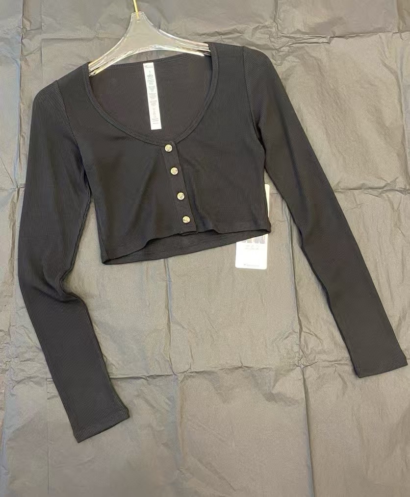 Alo Yoga Fitted V-Neck Long Sleeve Top - Perfect for Workout or Casual Wear 3 i1745121378 637 1