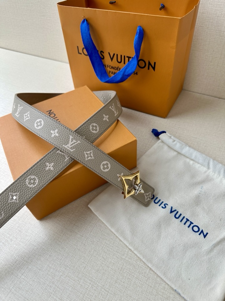      3.0宽LV 双面荔枝腰带以新颖视角解读路易威登经典元素 Monogram EmPreinte