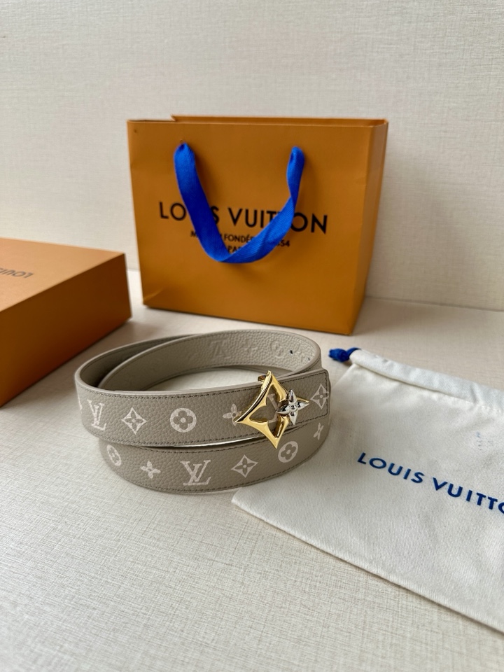      3.0宽LV 双面荔枝腰带以新颖视角解读路易威登经典元素 Monogram EmPreinte