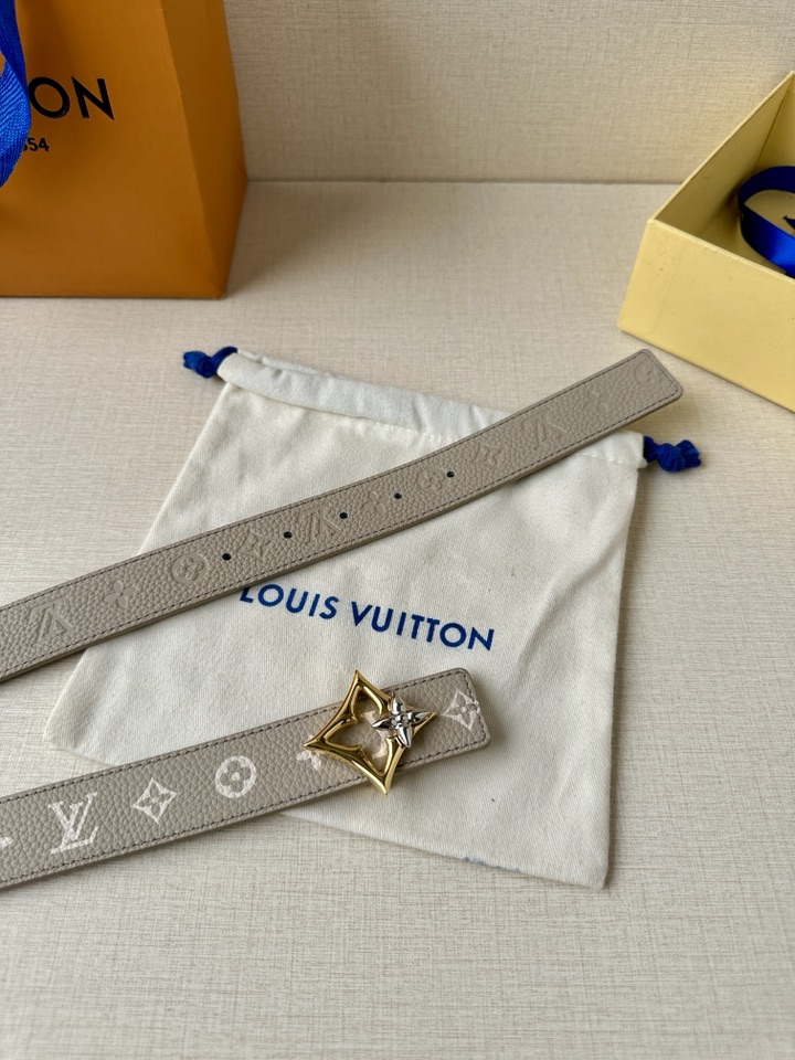      3.0宽LV 双面荔枝腰带以新颖视角解读路易威登经典元素 Monogram EmPreinte