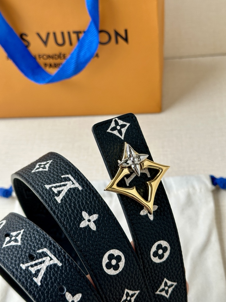      3.0宽LV 双面荔枝腰带以新颖视角解读路易威登经典元素 Monogram EmPreinte