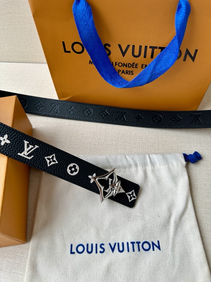      3.0宽LV 双面荔枝腰带以新颖视角解读路易威登经典元素 Monogram EmPreinte