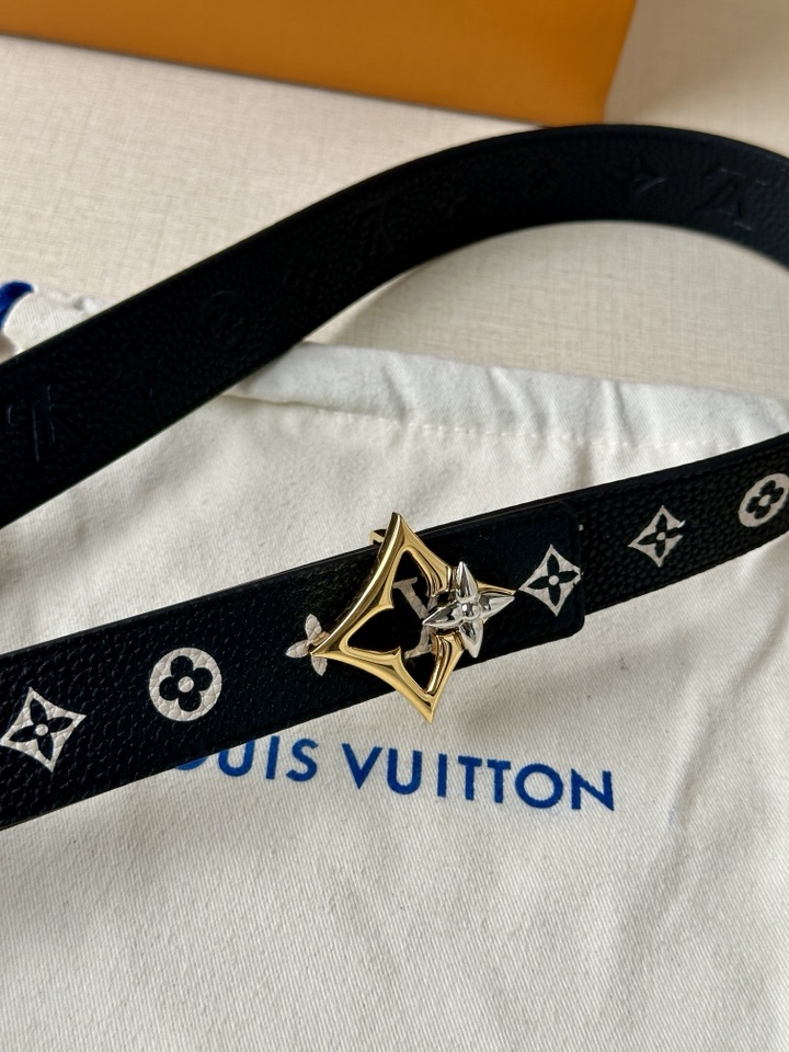      3.0宽LV 双面荔枝腰带以新颖视角解读路易威登经典元素 Monogram EmPreinte