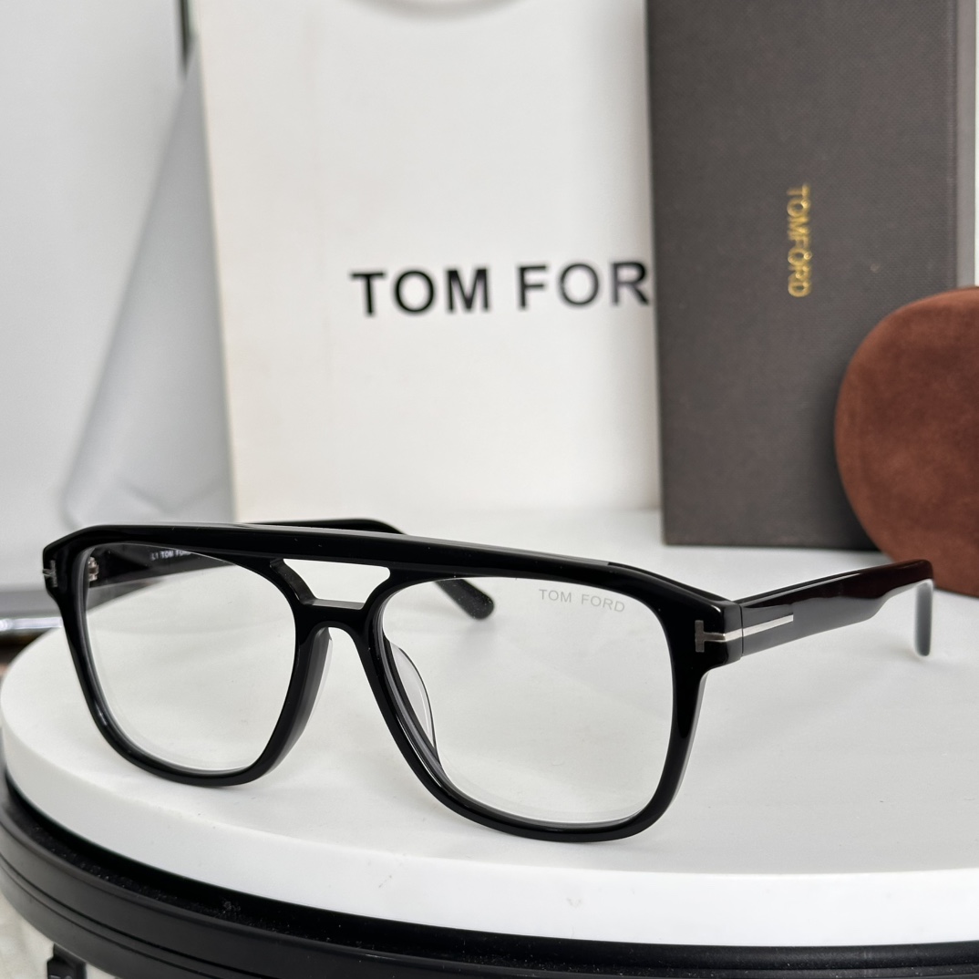  ‼️TOM FOR*官网原版一比一
汤姆福*ModelFT6024-B潮流时尚界的领军大牌牌，受很多时